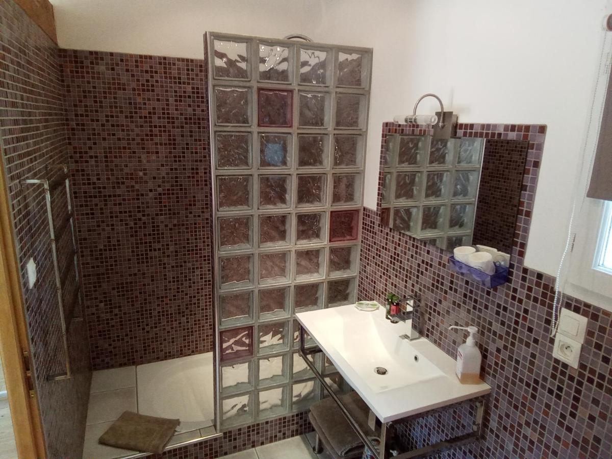 La Chambre Haute Et Son Spa Nimes Ngoại thất bức ảnh