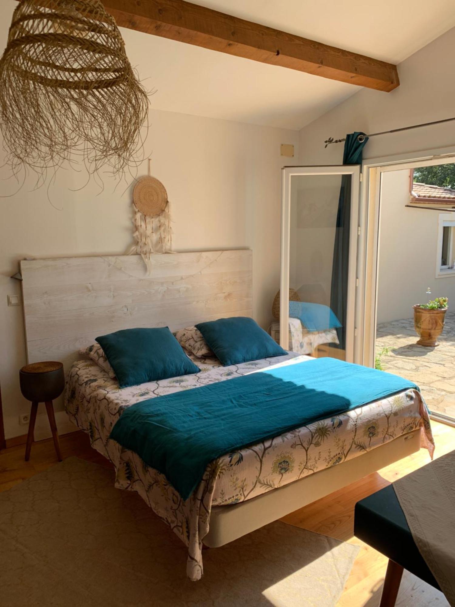 La Chambre Haute Et Son Spa Nimes Ngoại thất bức ảnh
