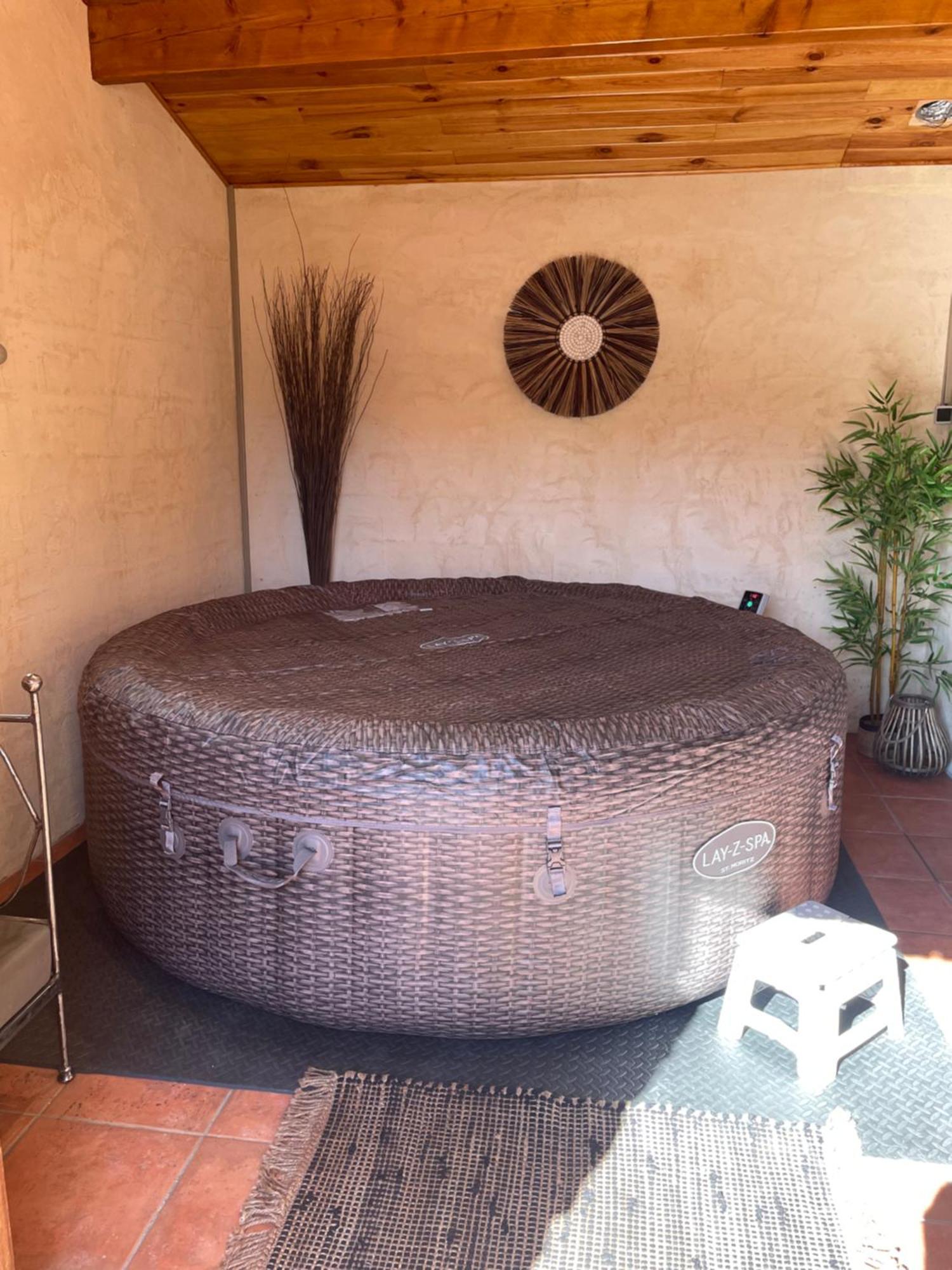 La Chambre Haute Et Son Spa Nimes Ngoại thất bức ảnh