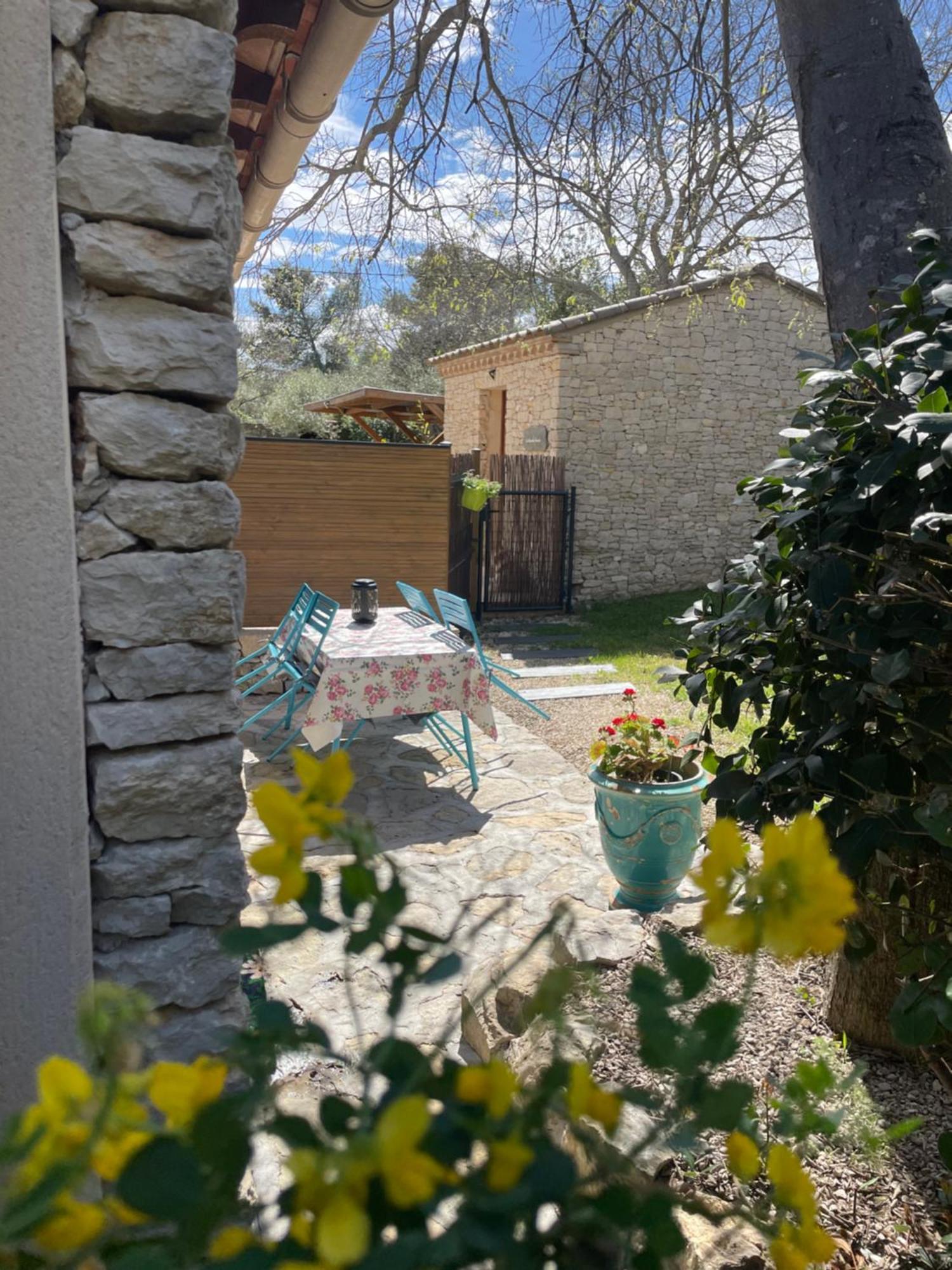 La Chambre Haute Et Son Spa Nimes Ngoại thất bức ảnh