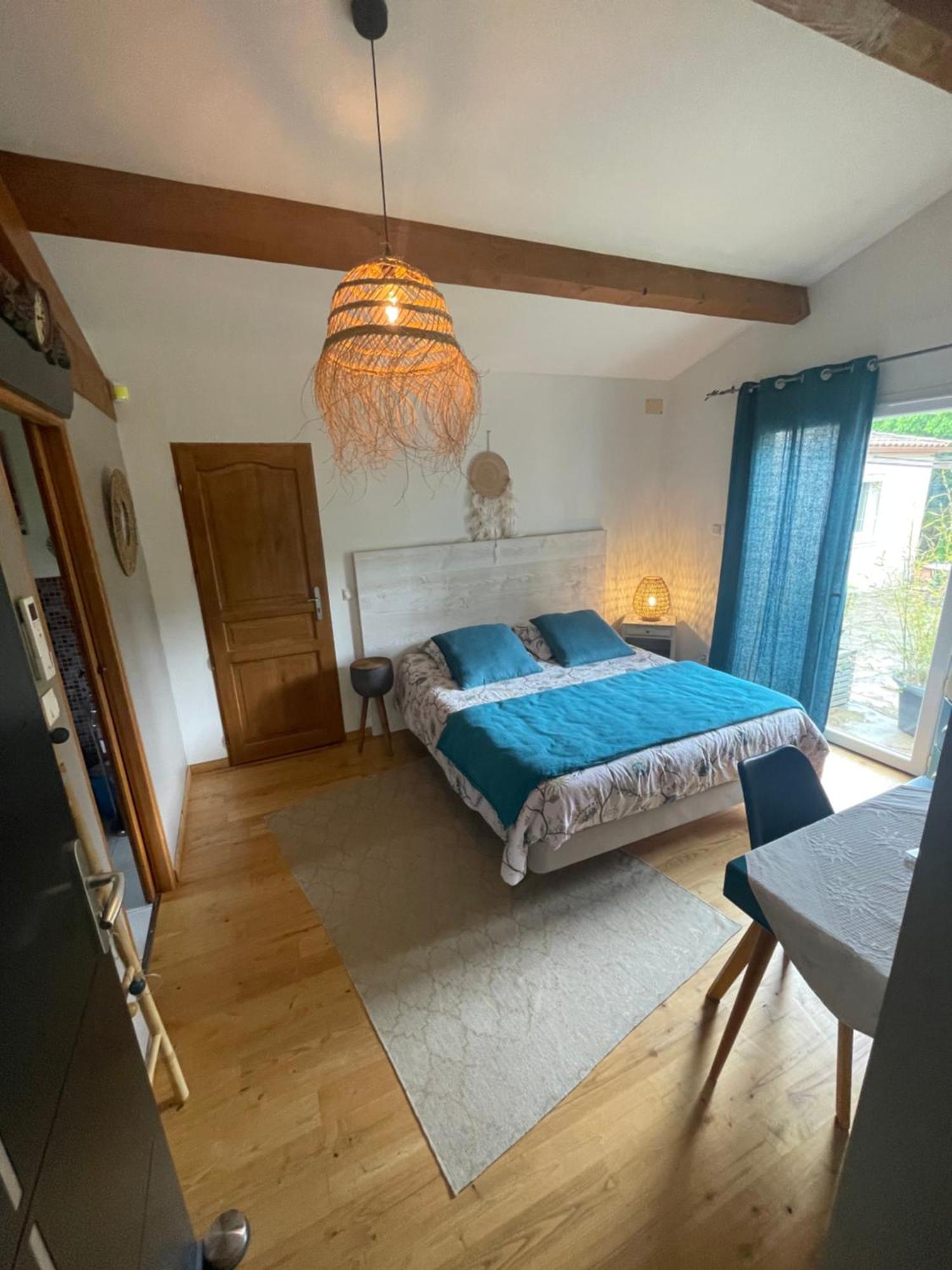 La Chambre Haute Et Son Spa Nimes Ngoại thất bức ảnh